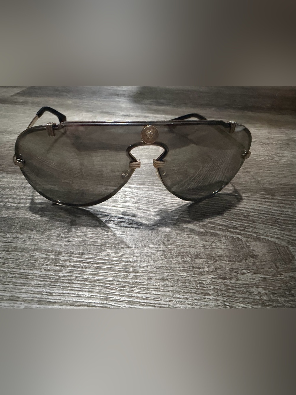 Versace Men's Gold Sunglasses VE2243 10026G 43mm Used No Case Made In Italy